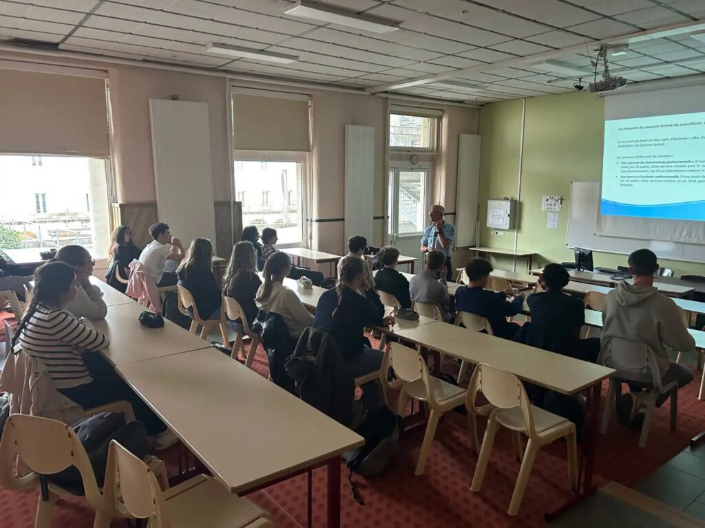rencontre-et-echanges-autour-des-metiers-de-la-gendarmerie